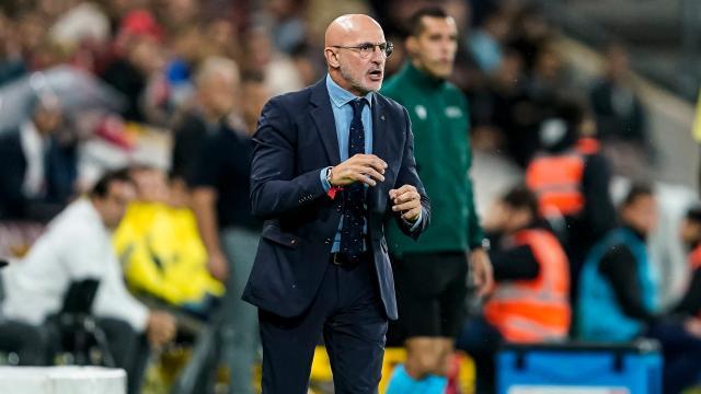 新葡萄8883登录-德拉富恩特：10人打出完美比赛 我为球队感到自豪