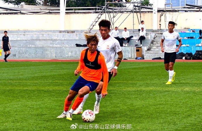 新葡萄8883AMG-山东泰山与青岛西海岸进行热身赛 最终山东泰山1:2不敌青岛西海岸