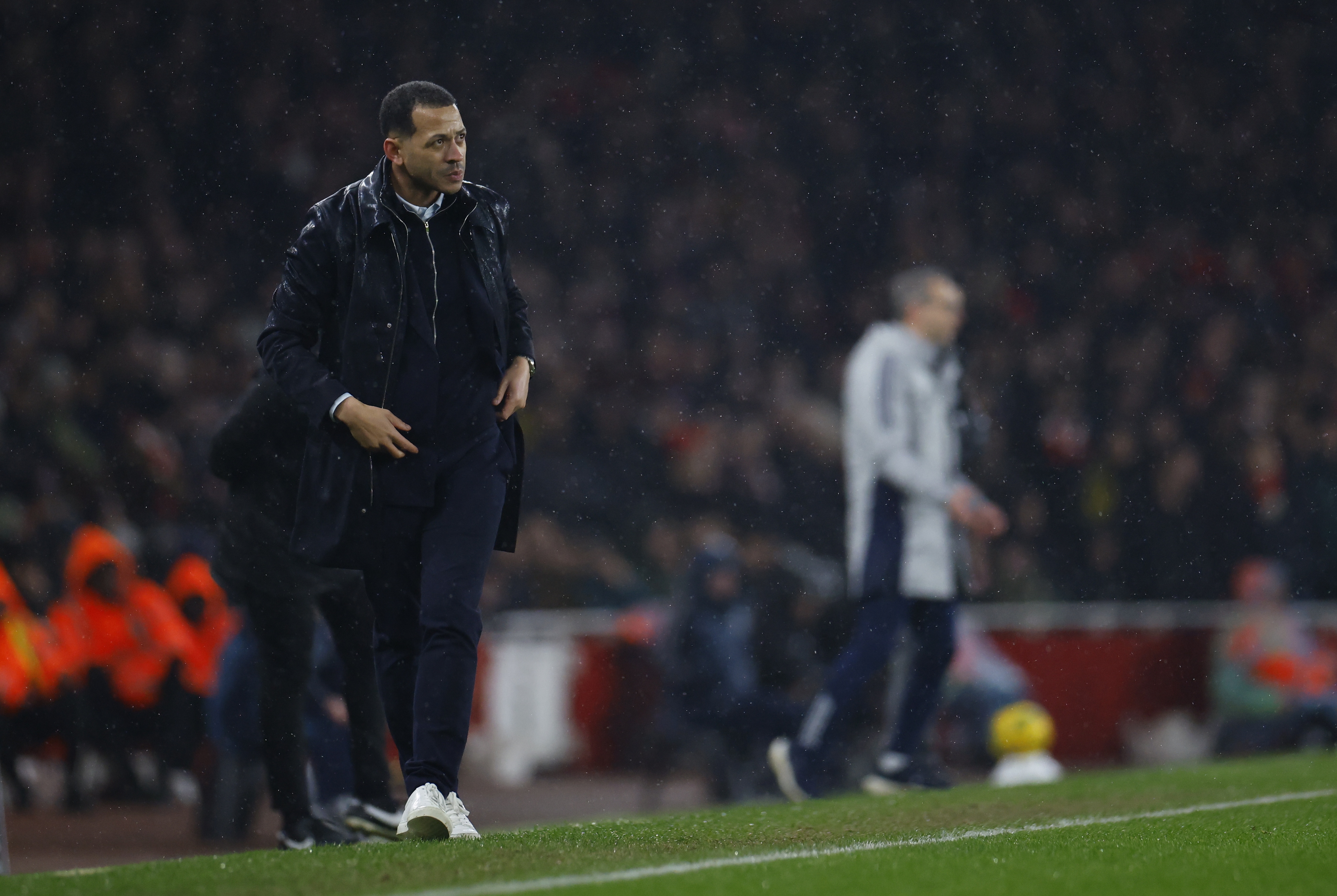 新葡萄8883官网-电讯报：切尔西打击球员非必要吃牌行为，尤其希望杜绝抗议行为